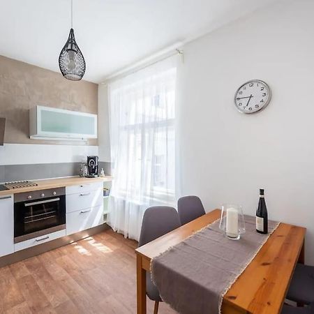 2 Bedrooms Apt Near Wenceslas Sq ปราก ภายนอก รูปภาพ