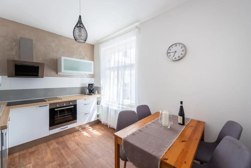 2 Bedrooms Apt Near Wenceslas Sq ปราก ภายนอก รูปภาพ