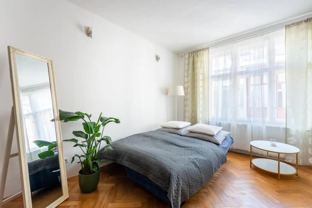 2 Bedrooms Apt Near Wenceslas Sq ปราก ภายนอก รูปภาพ