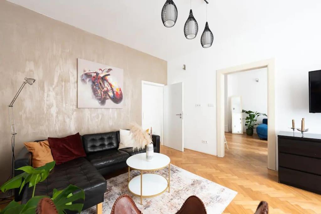 2 Bedrooms Apt Near Wenceslas Sq ปราก ภายนอก รูปภาพ