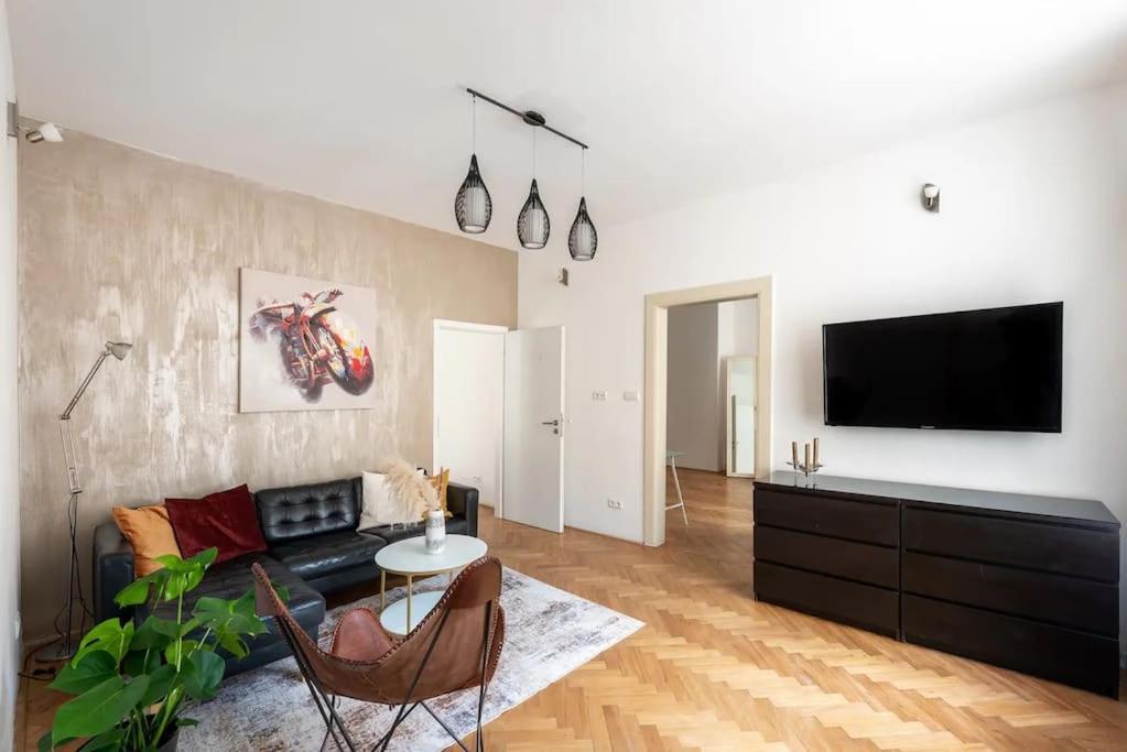 2 Bedrooms Apt Near Wenceslas Sq ปราก ภายนอก รูปภาพ