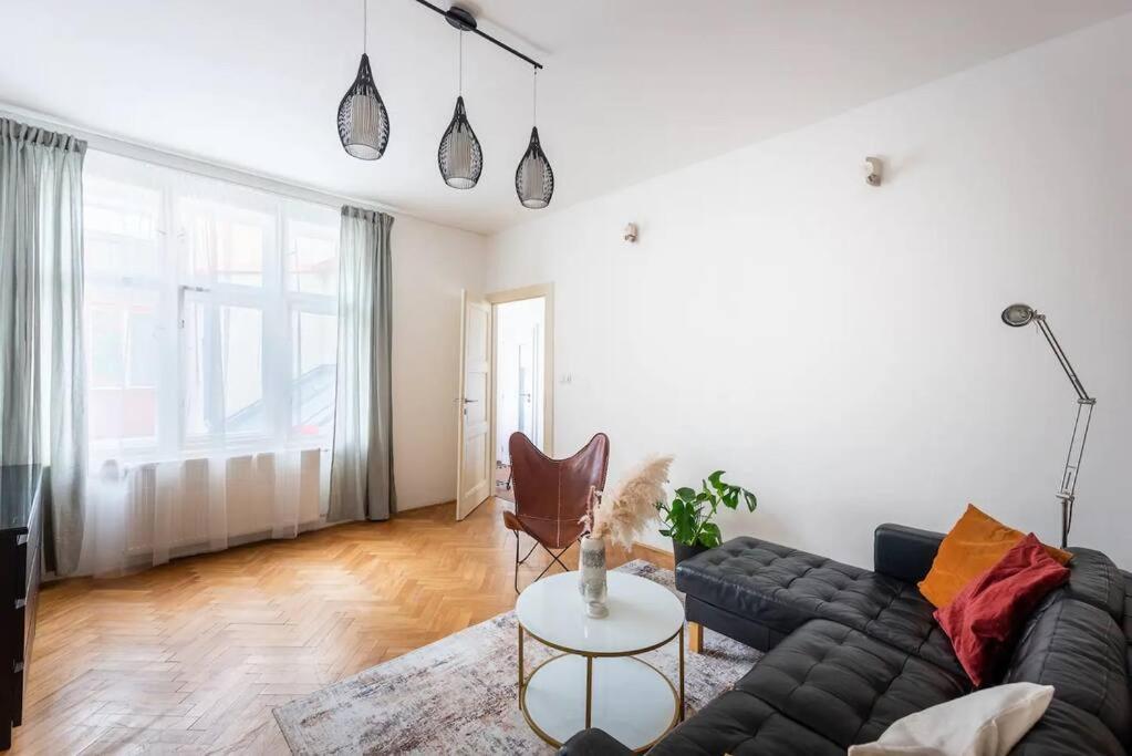 2 Bedrooms Apt Near Wenceslas Sq ปราก ภายนอก รูปภาพ